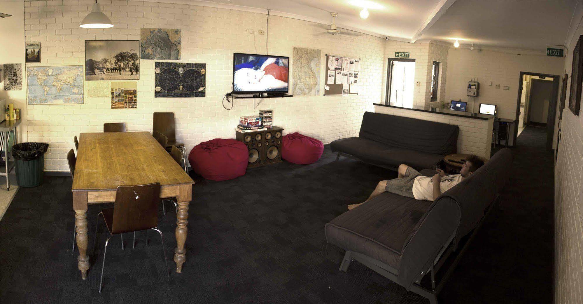 Shiralee Hostel -Note - Valid Passport Required To Check In Perth Extérieur photo